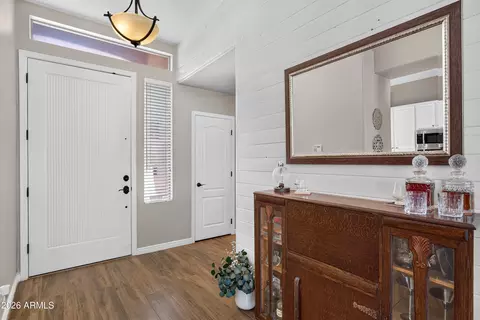 Entry Way - 5016 E Robin Ln, Phoenix, AZ 85054 photo 2 of 3