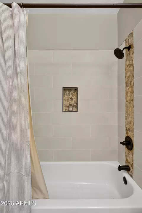 Bath - 5016 E Robin Ln, Phoenix, AZ 85054 photo 5 of 5