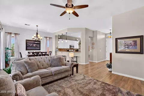 Living - 5016 E Robin Ln, Phoenix, AZ 85054 photo 3 of 4