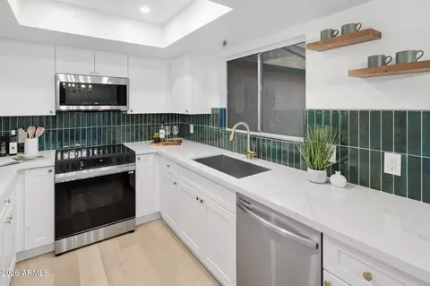 8028 N 48th Ave, Glendale, AZ 85302