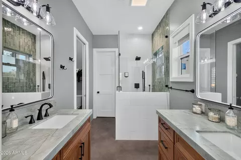 Bath - 4921 N Wolverine Pass Rd, Apache Junction, AZ 85119 photo 1 of 7