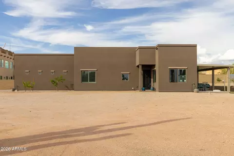 Exterior - 4921 N Wolverine Pass Rd, Apache Junction, AZ 85119 photo 4 of 13