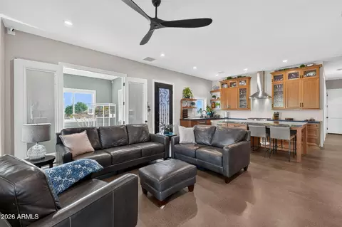 Living - 4921 N Wolverine Pass Rd, Apache Junction, AZ 85119 photo 2 of 3