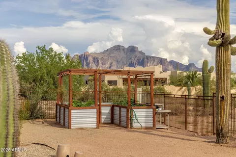 Exterior - 4921 N Wolverine Pass Rd, Apache Junction, AZ 85119 photo 9 of 13