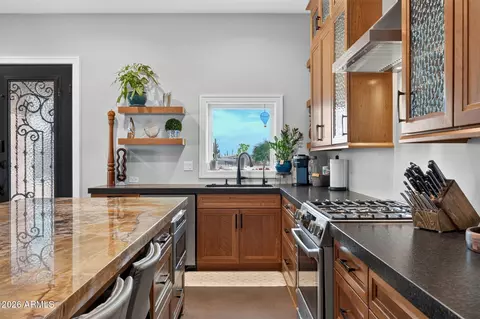 Kitchen - 4921 N Wolverine Pass Rd, Apache Junction, AZ 85119 photo 4 of 7