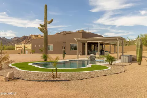 Exterior - 4921 N Wolverine Pass Rd, Apache Junction, AZ 85119 photo 13 of 13