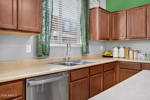 Kitchen - 3921 E Morelos St, Gilbert, AZ 85295 photo 4 of 5
