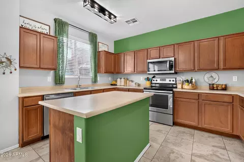 Kitchen - 3921 E Morelos St, Gilbert, AZ 85295 photo 2 of 5