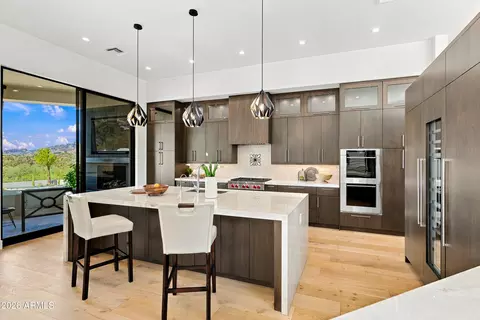 Kitchen - 5724 N Echo Canyon Dr, Phoenix, AZ 85018 photo 2 of 4