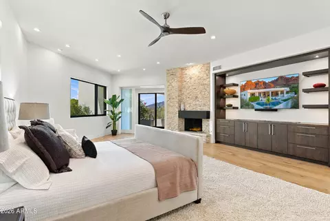 Bedroom - 5724 N Echo Canyon Dr, Phoenix, AZ 85018 photo 1 of 2