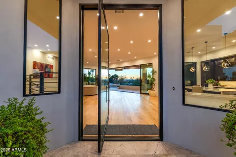 Entry Way - 5724 N Echo Canyon Dr, Phoenix, AZ 85018 photo 1 of 4