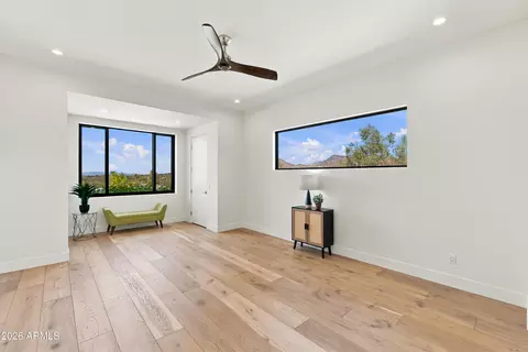 Bedroom - 5724 N Echo Canyon Dr, Phoenix, AZ 85018 photo 2 of 2