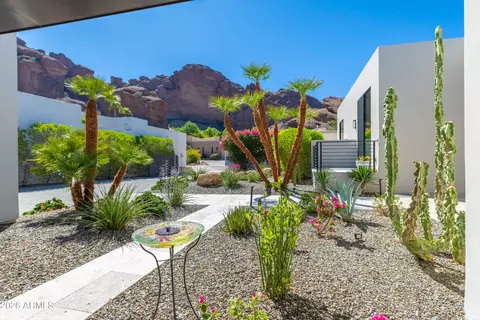 Exterior - 5724 N Echo Canyon Dr, Phoenix, AZ 85018 photo 7 of 27