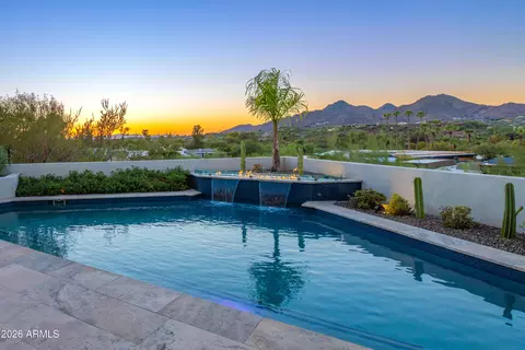 Exterior - 5724 N Echo Canyon Dr, Phoenix, AZ 85018 photo 4 of 27