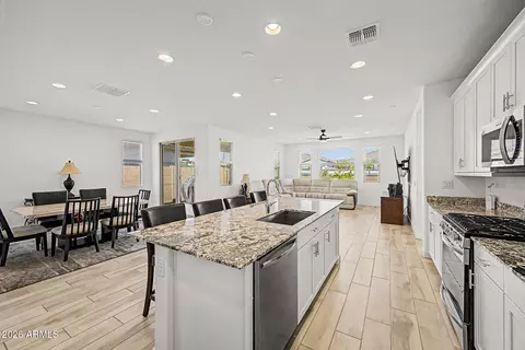Kitchen - 537 S Pheasant Dr, Gilbert, AZ 85296 photo 5 of 5