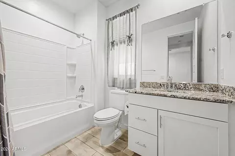 Bath - 537 S Pheasant Dr, Gilbert, AZ 85296 photo 3 of 4