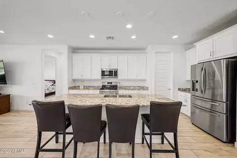 Kitchen - 537 S Pheasant Dr, Gilbert, AZ 85296 photo 2 of 5