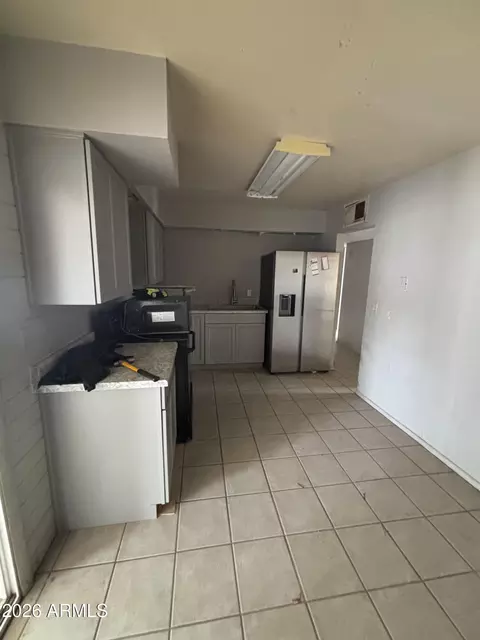 Kitchen - 2108 E Alta Vista Rd, Phoenix, AZ 85042 photo 1 of 1
