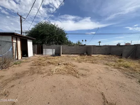 Exterior - 2108 E Alta Vista Rd, Phoenix, AZ 85042 photo 6 of 9