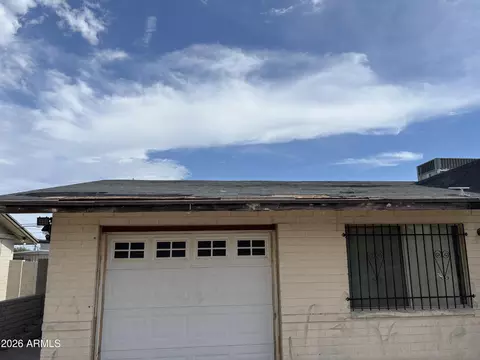 Exterior - 2108 E Alta Vista Rd, Phoenix, AZ 85042 photo 2 of 9