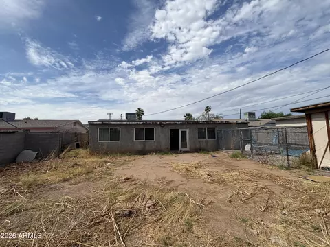 Exterior - 2108 E Alta Vista Rd, Phoenix, AZ 85042 photo 4 of 9