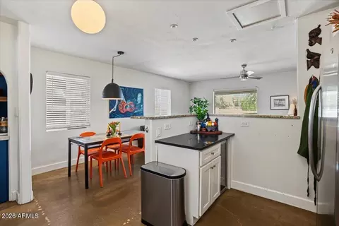 Dining - 4446 N 33rd Pl, Phoenix, AZ 85018 photo 2 of 2