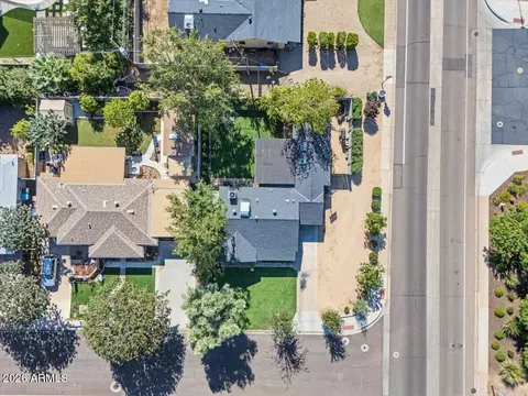 View/Area - 4446 N 33rd Pl, Phoenix, AZ 85018 photo 3 of 4