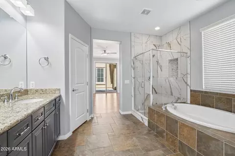 Bath - 3866 E Cat Balue Dr, Phoenix, AZ 85050 photo 2 of 5