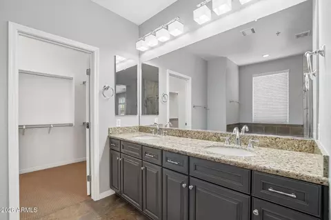 Bath - 3866 E Cat Balue Dr, Phoenix, AZ 85050 photo 1 of 5