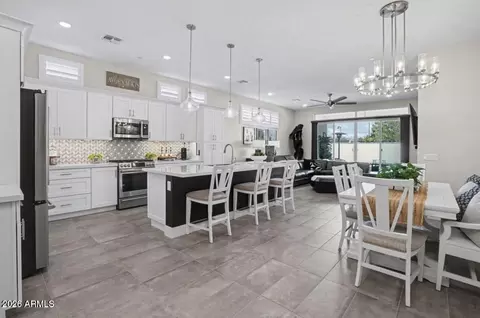2777 W Queen Creek Rd #4, Chandler, AZ 85248