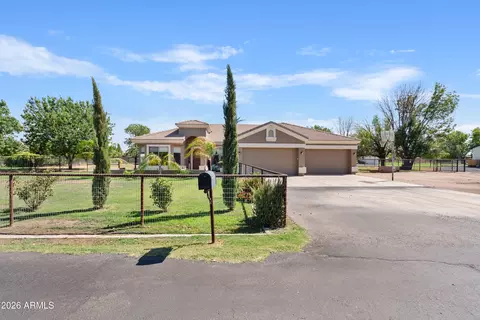 Exterior - 3785 E Via Del Rancho Rd, Gilbert, AZ 85298 photo 2 of 9