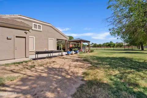 Exterior - 3785 E Via Del Rancho Rd, Gilbert, AZ 85298 photo 5 of 9