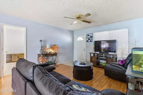 Living - 2842 E Beck Ln #4, Phoenix, AZ 85032 photo 2 of 3
