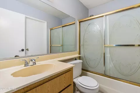 Bath - 2842 E Beck Ln #4, Phoenix, AZ 85032 photo 3 of 3