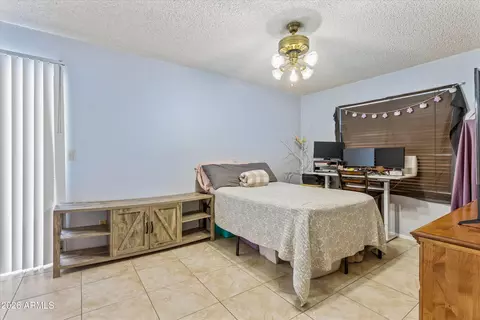 Bedroom - 2842 E Beck Ln #4, Phoenix, AZ 85032 photo 1 of 3
