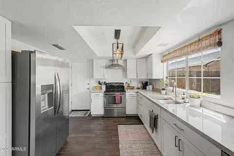 Kitchen - 4640 N 77th Dr, Phoenix, AZ 85033 photo 1 of 3