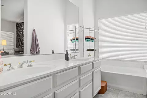 Bath - 4733 E Bighorn Ave, Phoenix, AZ 85044 photo 3 of 4