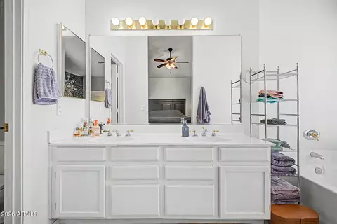 Bath - 4733 E Bighorn Ave, Phoenix, AZ 85044 photo 1 of 4