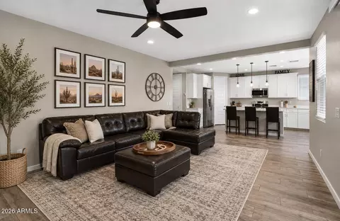 8114 E Petunia Ave, Mesa, AZ 85212