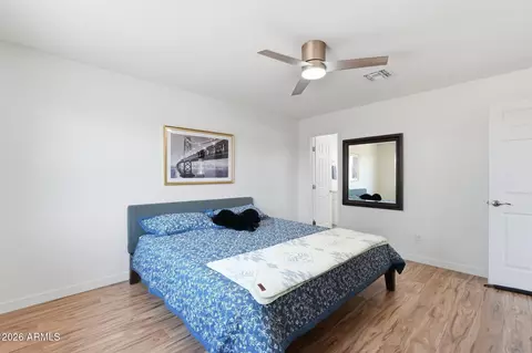 Bedroom - 3209 W Becker Ln, Phoenix, AZ 85029 photo 5 of 7
