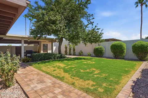 Exterior - 3209 W Becker Ln, Phoenix, AZ 85029 photo 6 of 9