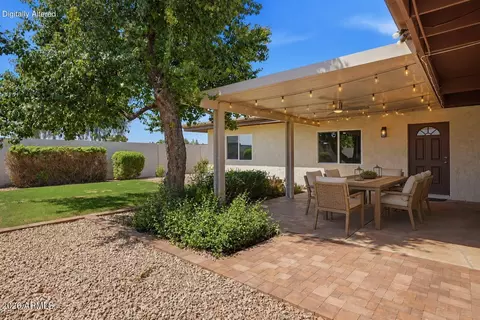Exterior - 3209 W Becker Ln, Phoenix, AZ 85029 photo 4 of 9