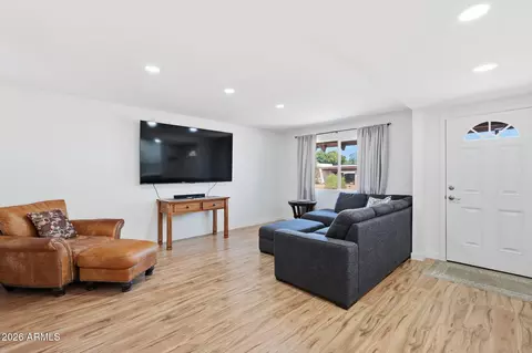 Living - 3209 W Becker Ln, Phoenix, AZ 85029 photo 2 of 4