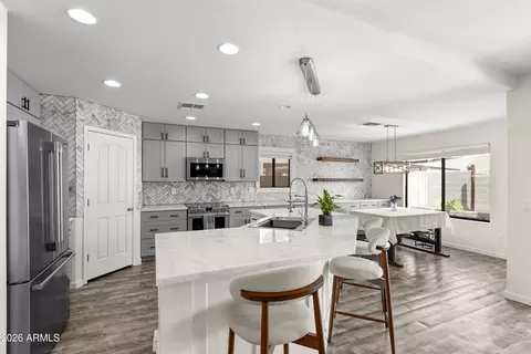Kitchen - 2272 E Cochise Ave, Apache Junction, AZ 85119 photo 2 of 5