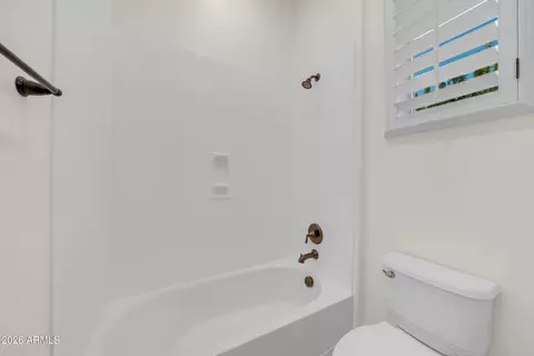 Bath - 2879 E Appaloosa Rd, Gilbert, AZ 85296 photo 4 of 5