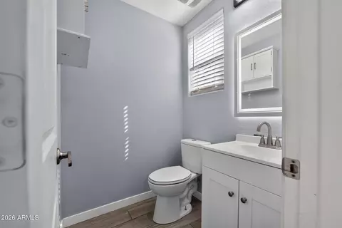 Bath - 2015 N 77th Ln, Phoenix, AZ 85035 photo 3 of 5