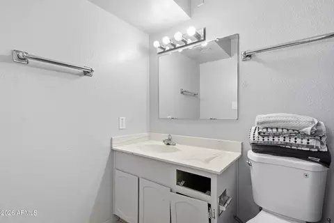 Bath - 3224 W Echo Ln, Phoenix, AZ 85051 photo 1 of 2