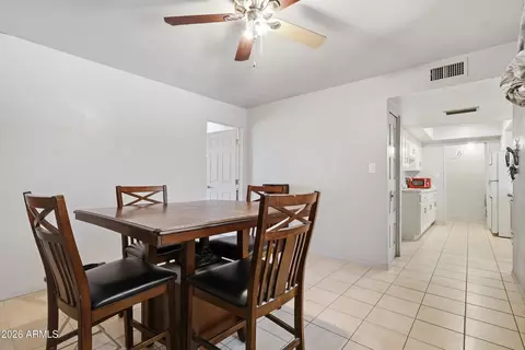 Dining - 3224 W Echo Ln, Phoenix, AZ 85051 photo 2 of 2