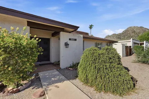 Exterior - 2040 E State Ave, Phoenix, AZ 85020 photo 3 of 9