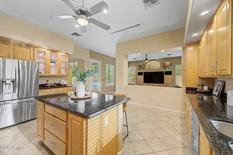 Kitchen - 2089 E Park Ave, Gilbert, AZ 85234 photo 4 of 5